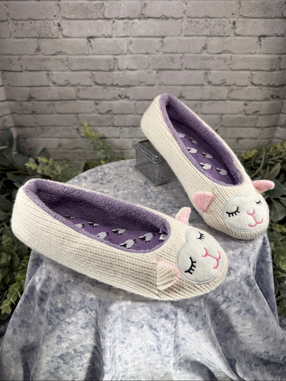 KOHL’s Critter “Lamb” White Knitted 3D Plush Memory Foam Cozy Slipper WMS 7-8M